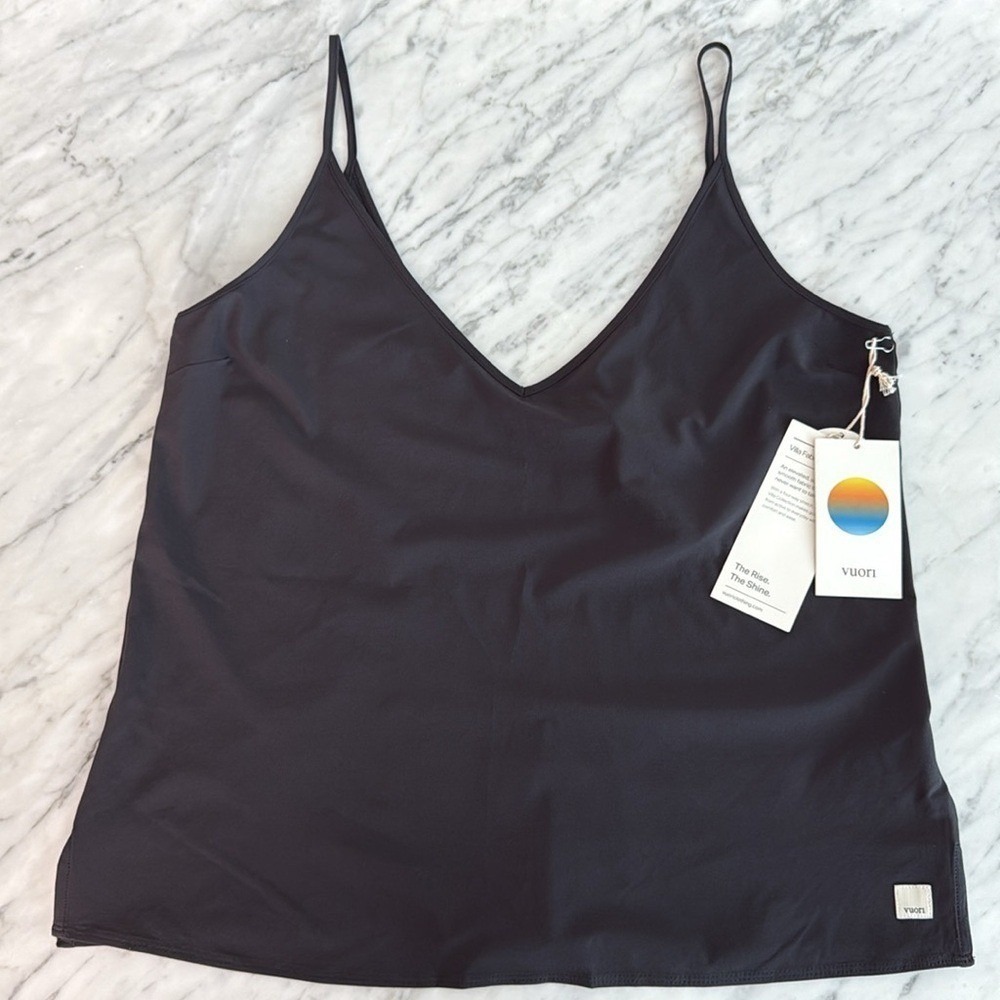 VUORI Women's Villa Cami Black Size Large NWT 🖤✨